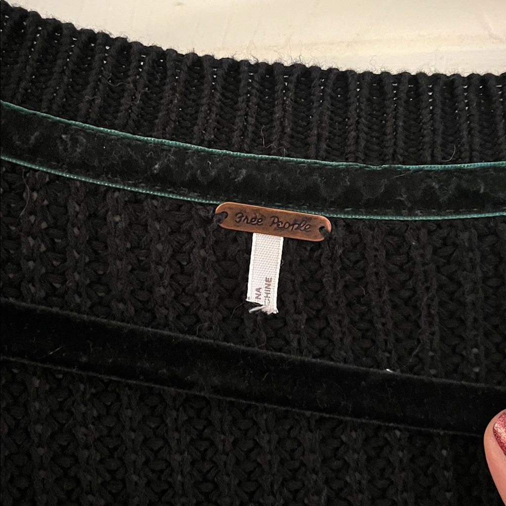 Free People Black V-Neck Sweater - Picture 3 of 3